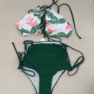 NWOT floral details swim suit - bikini